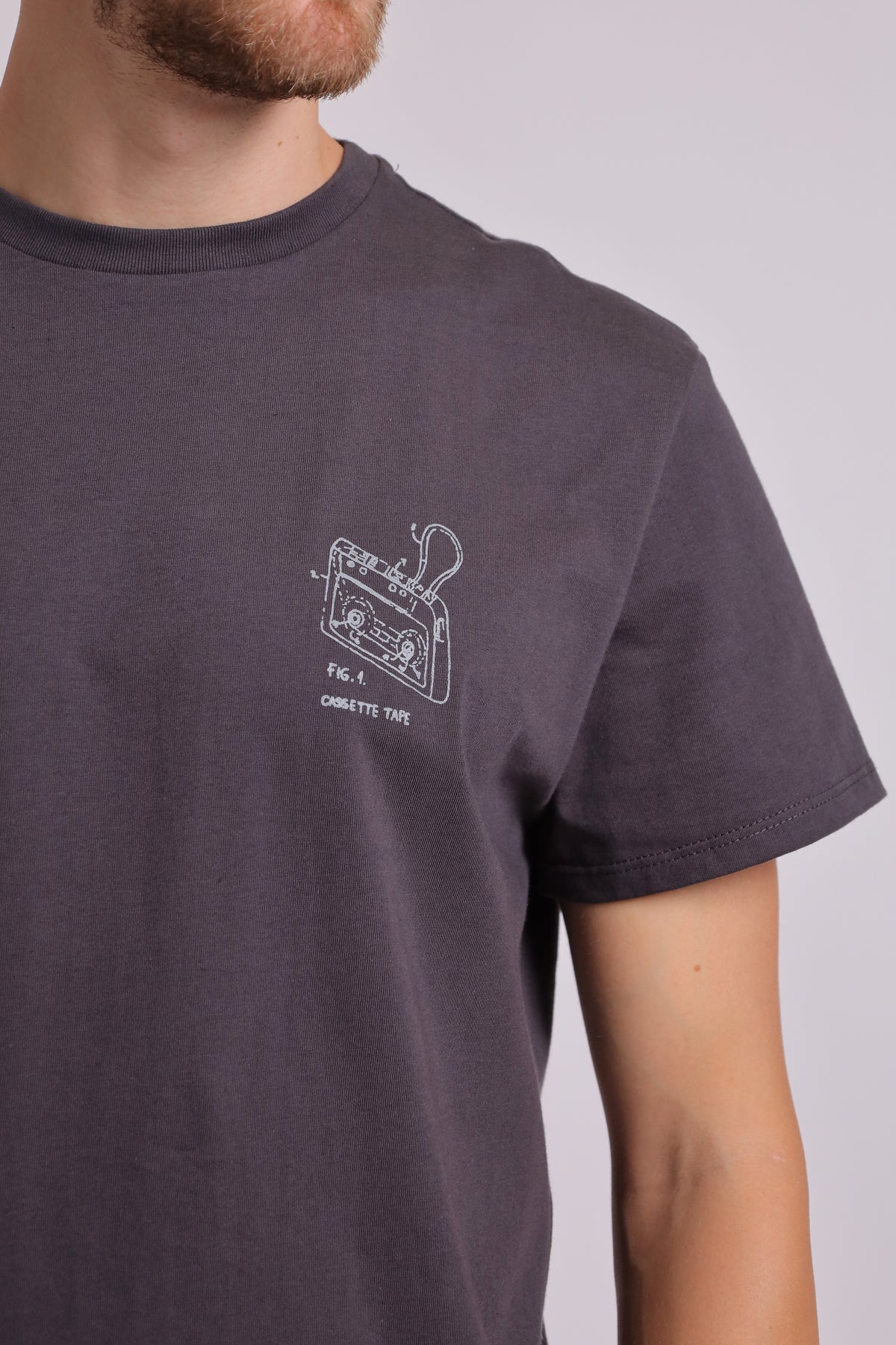 REMERA CASSETTE