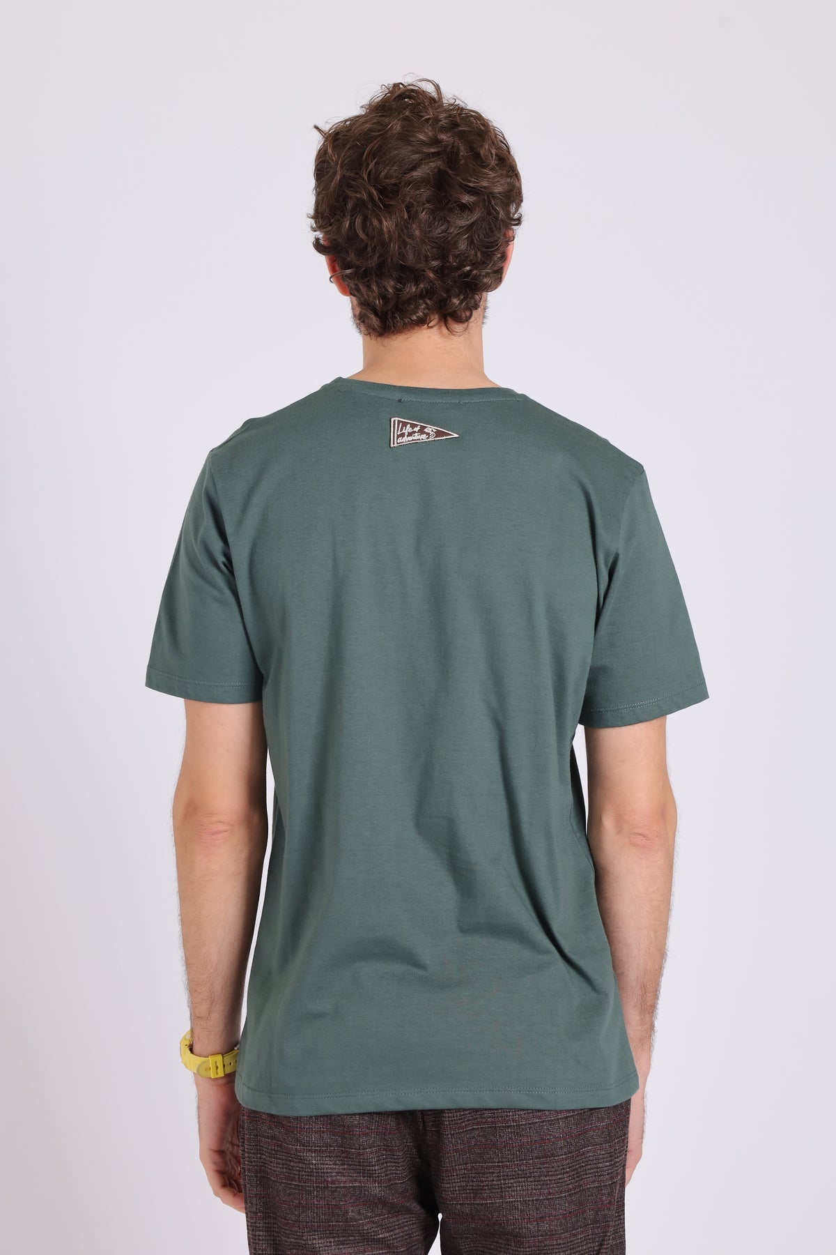 REMERA DELTA