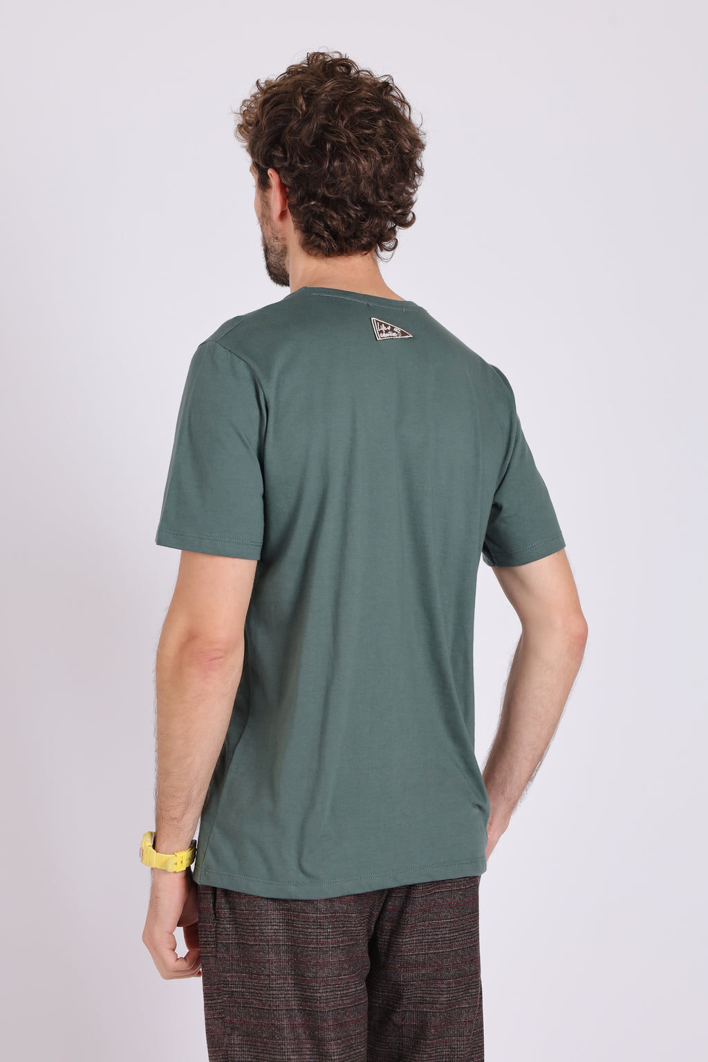 REMERA DELTA