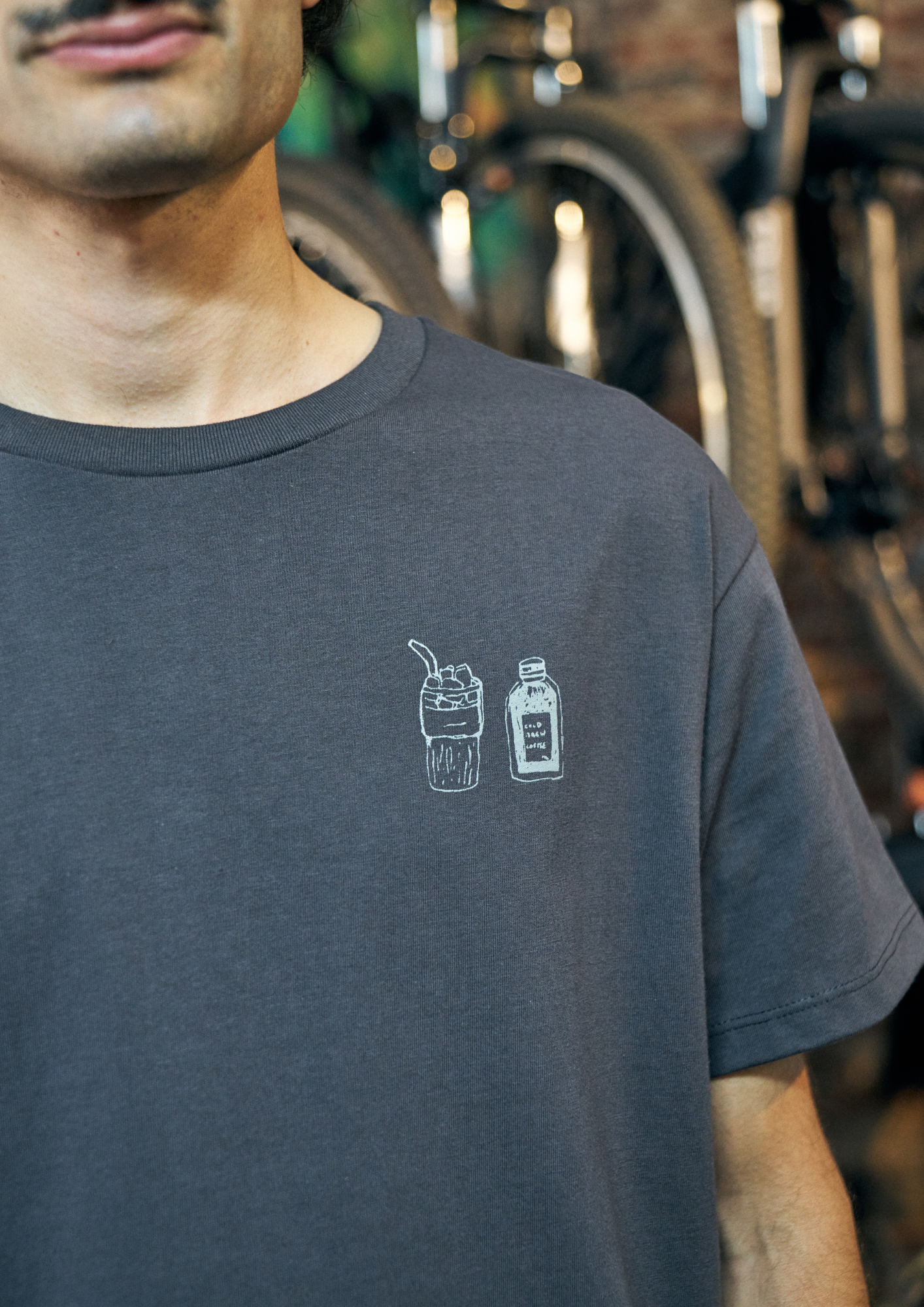 REMERA COLD BREW